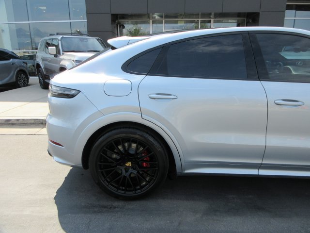Used 2021 Porsche Cayenne GTS AWD/4WD image 10