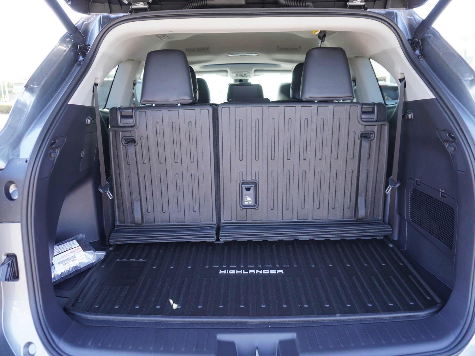 New 2026 Toyota Highlander XLE AWD/4WD image 11