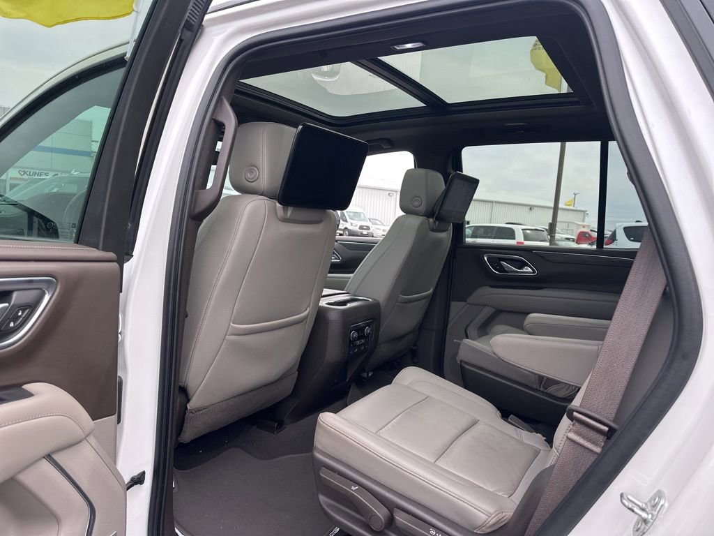 Used 2021 Chevrolet Tahoe Z71 w/ Z71 Off-Road Package AWD/4WD image 26