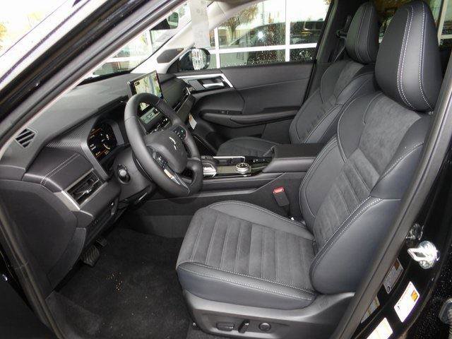 New 2025 Mitsubishi Outlander SE image 15