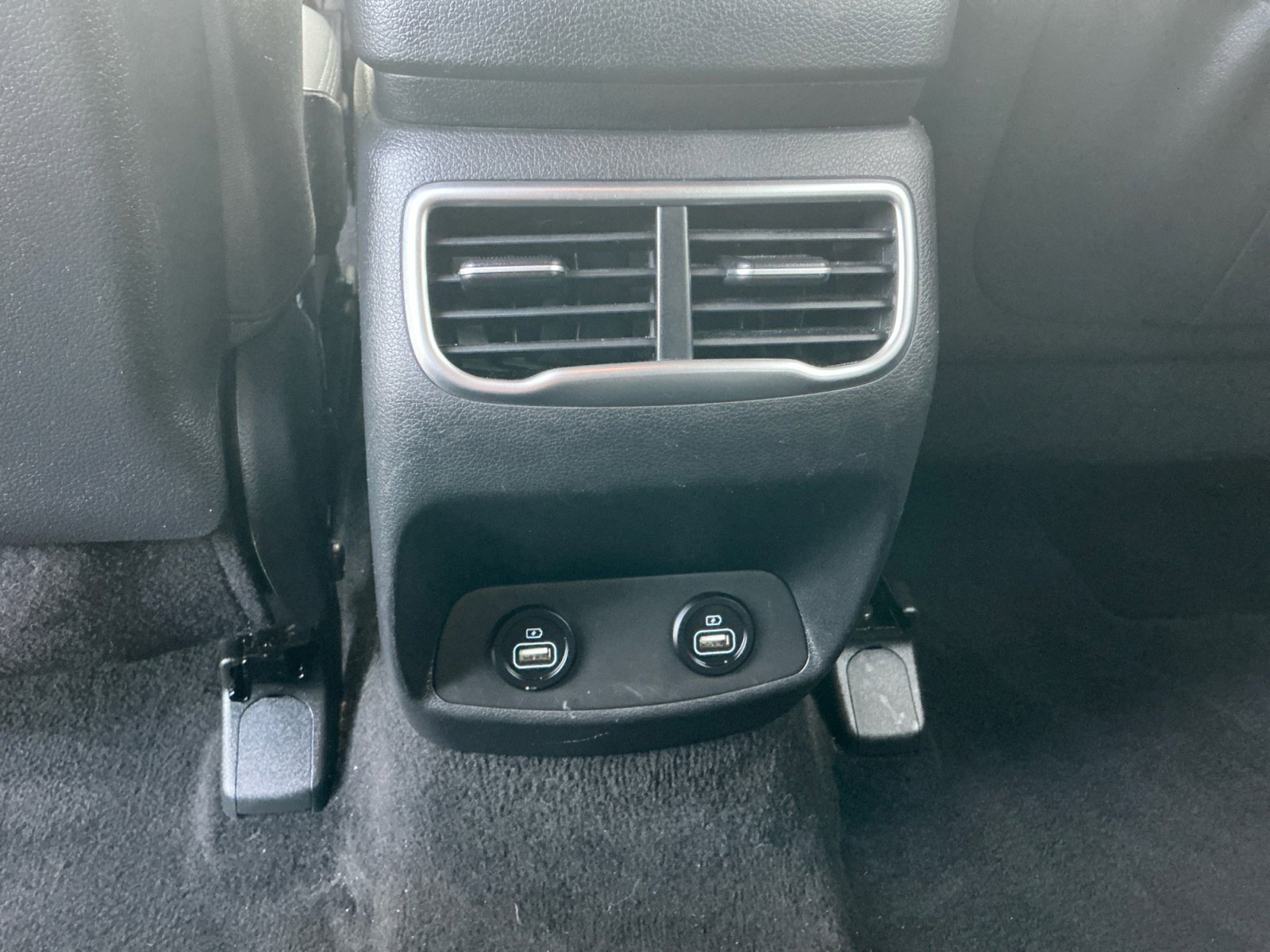 Used 2023 Hyundai Santa Fe SEL image 33