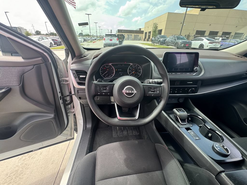 Used 2023 Nissan Rogue S AWD/4WD image 14
