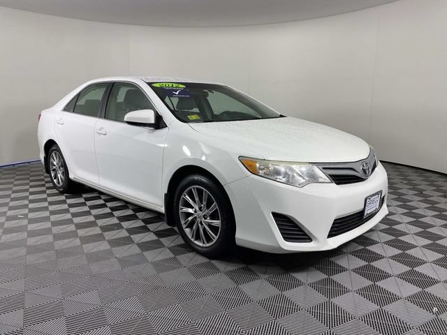 Used 2012 Toyota Camry LE FWD image 1