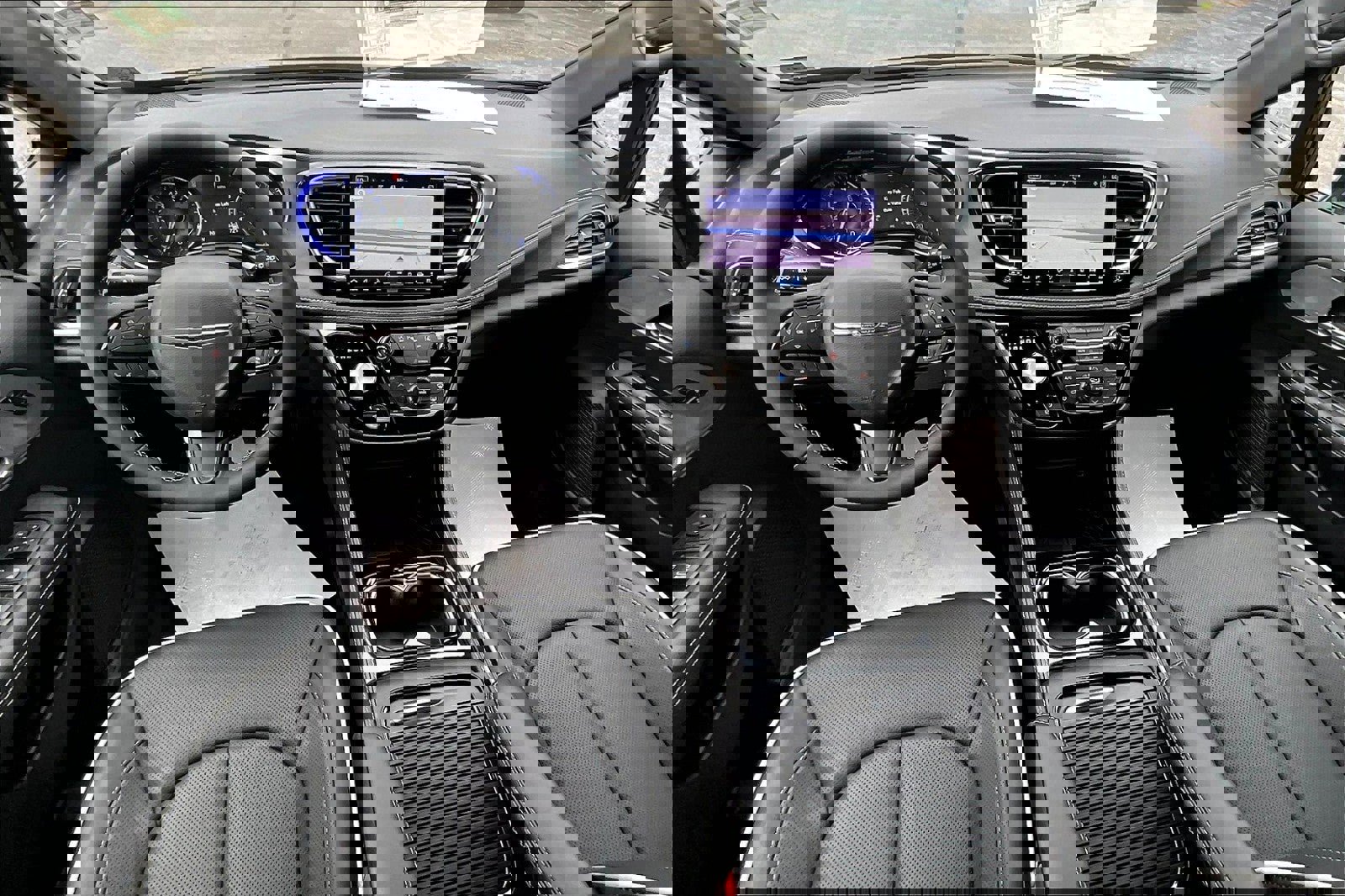 New 2026 Chrysler Pacifica Limited image 5
