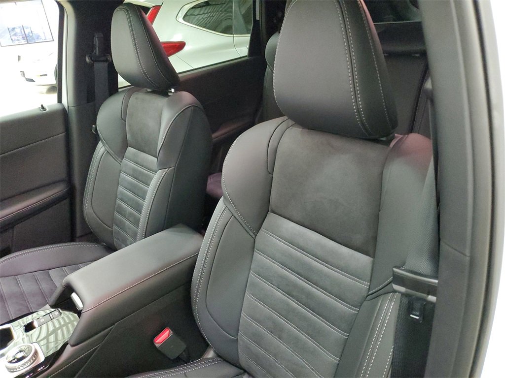 New 2025 Mitsubishi Outlander SE image 21