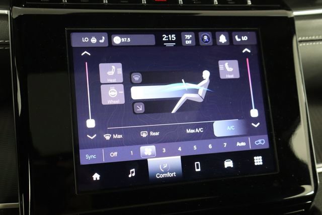 Used 2025 Jeep Grand Cherokee Altitude AWD/4WD image 34