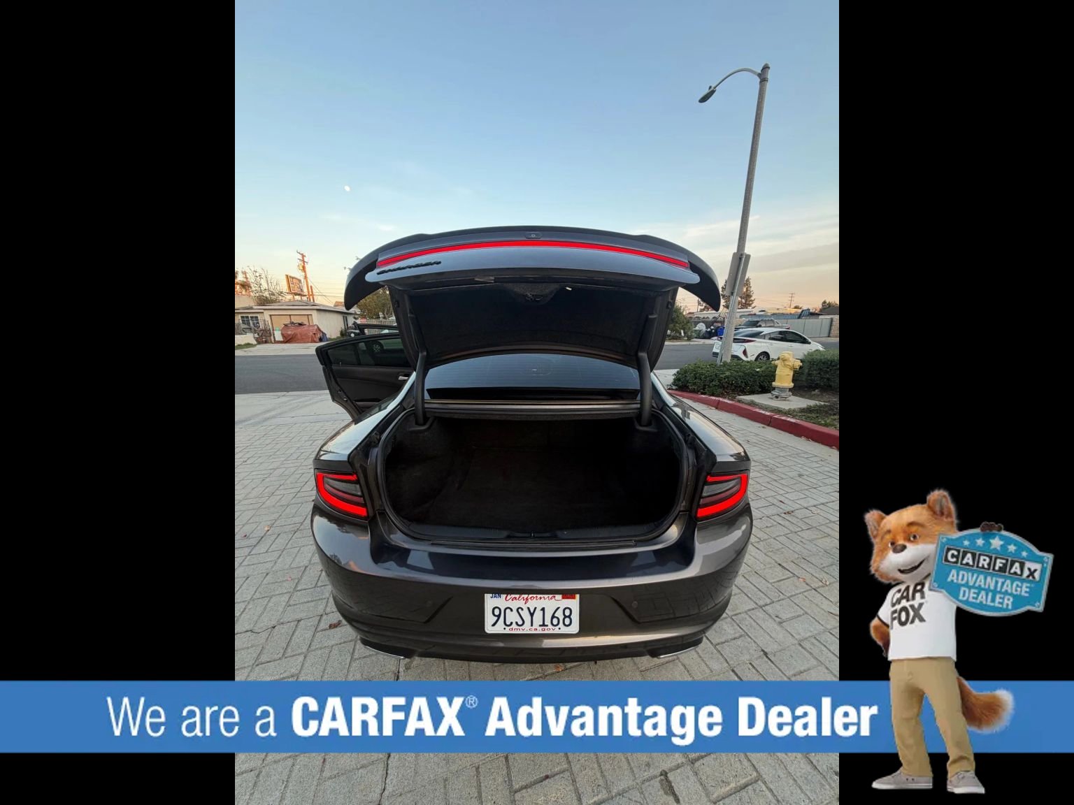 Used 2018 Dodge Charger SXT w/ Blacktop Package image 27