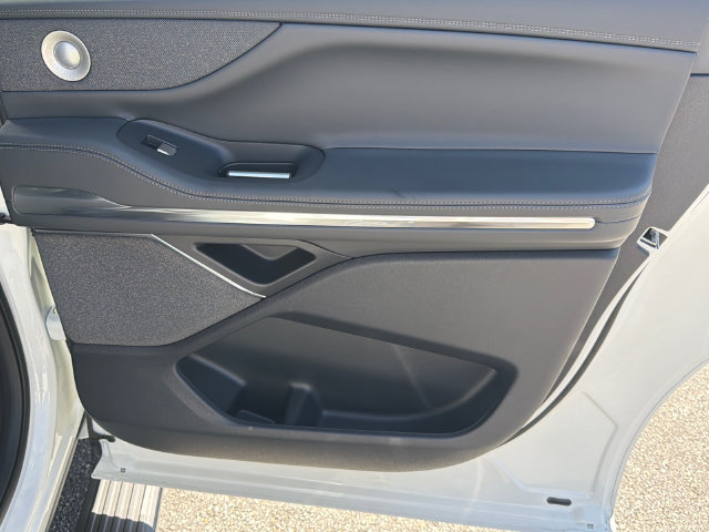 New 2027 Lincoln Navigator L Reserve AWD/4WD image 17