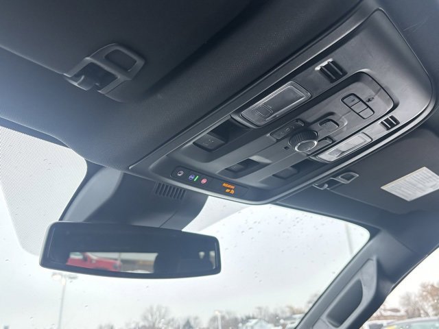 Used 2023 GMC Yukon XL SLT w/ SLT Premium Package image 28