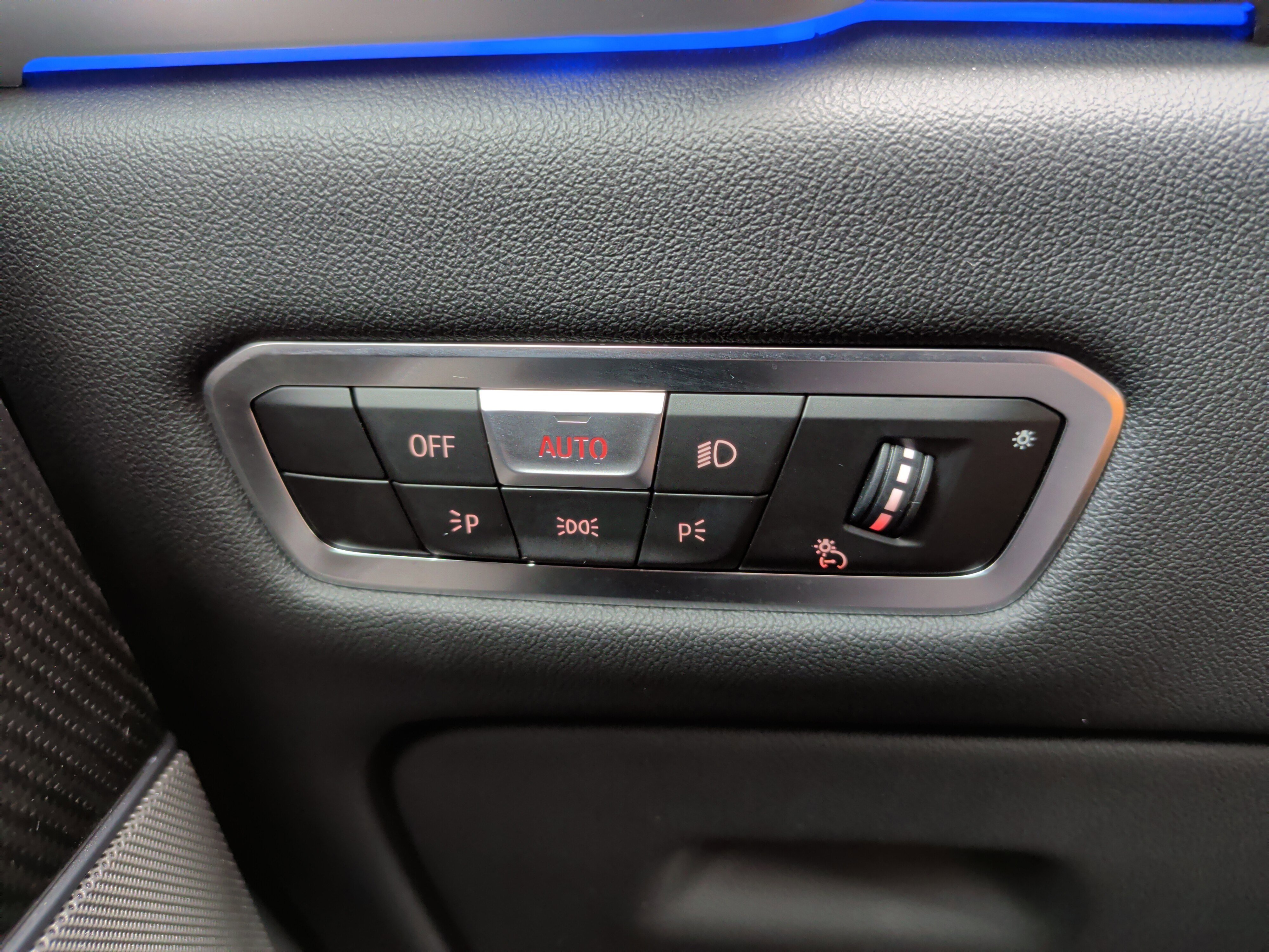 Used 2022 BMW X6 M50i w/ Executive Package image 42