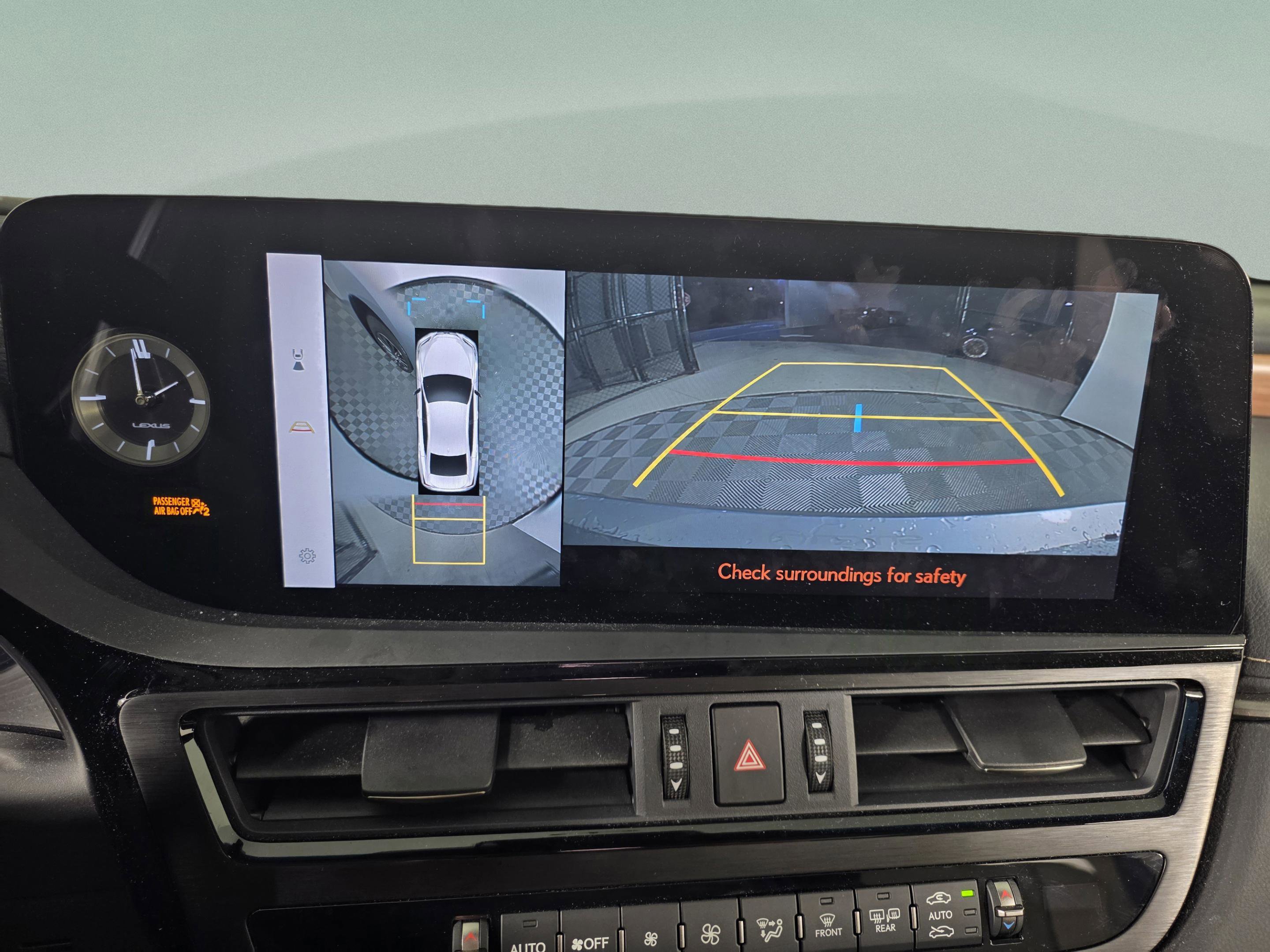 Certified 2025 Lexus ES 300h w/ Technology Package image 18