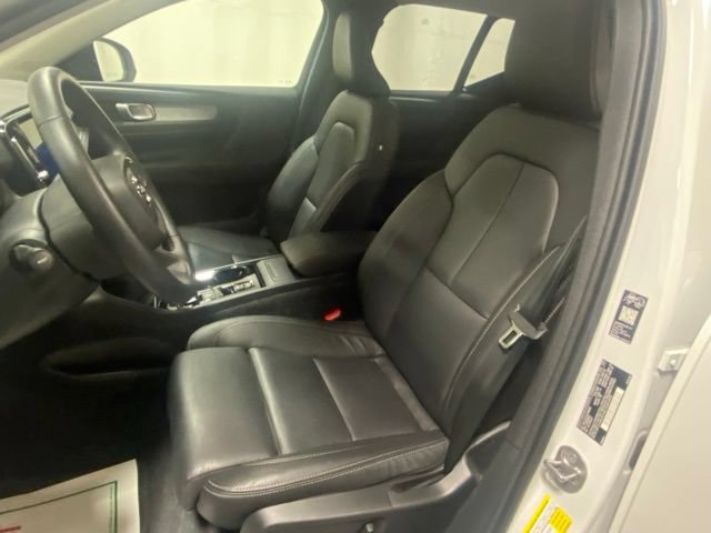 Used 2026 Volvo XC40 B5 Plus AWD/4WD image 11