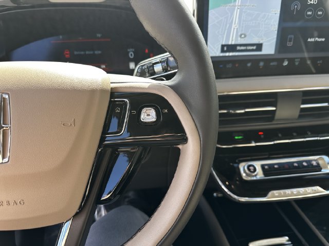 Certified 2023 Lincoln Corsair AWD w/ Equipment Group 101A image 29