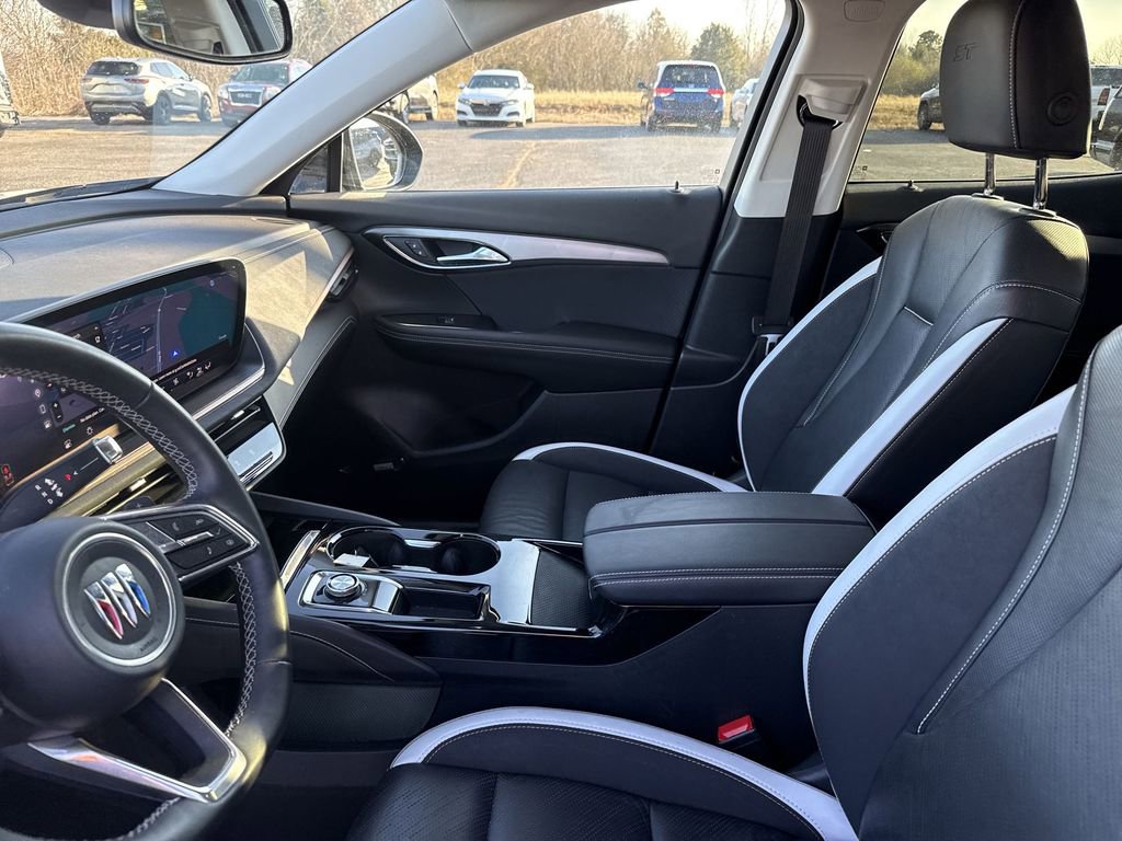 Certified 2025 Buick Envision Sport Touring image 15