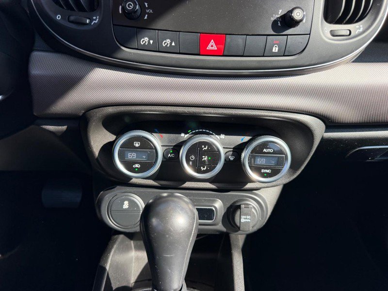 Used 2018 FIAT 500L Pop w/ Popular Equipment Group FWD image 14