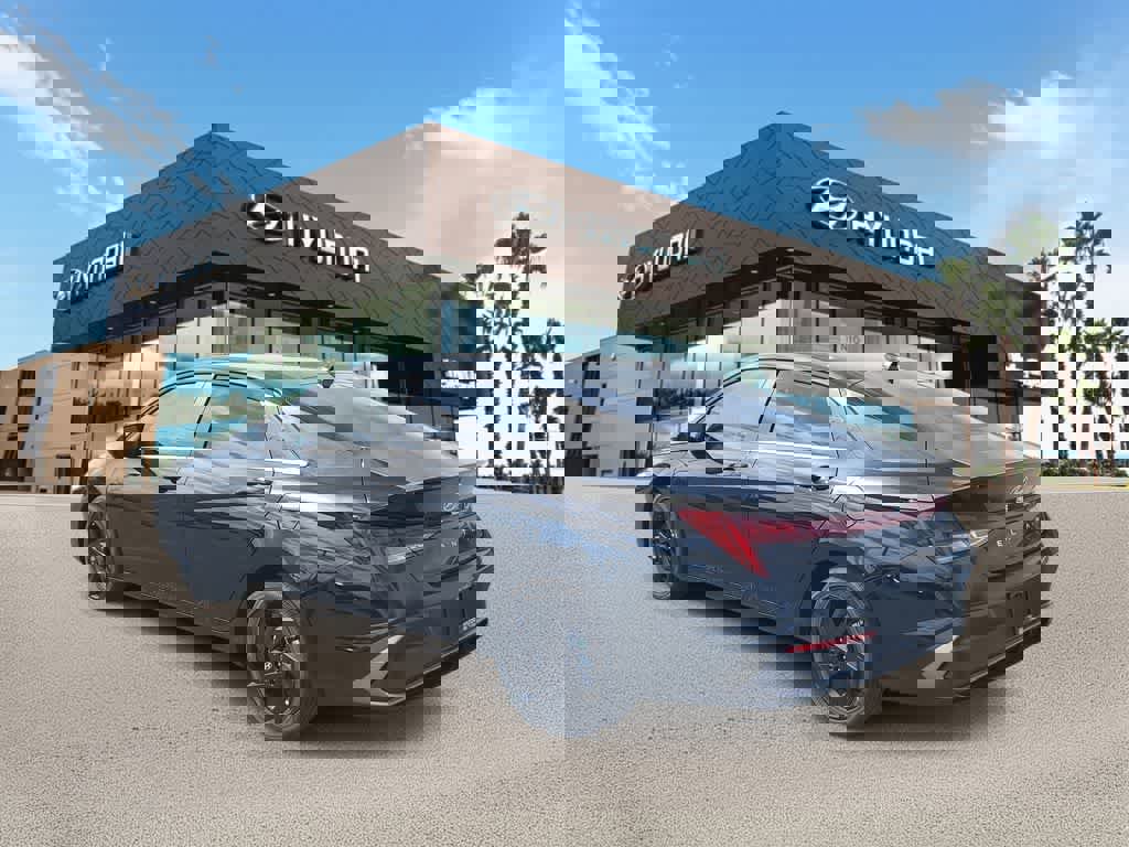 New 2026 Hyundai Elantra SEL Sport Premium image 2