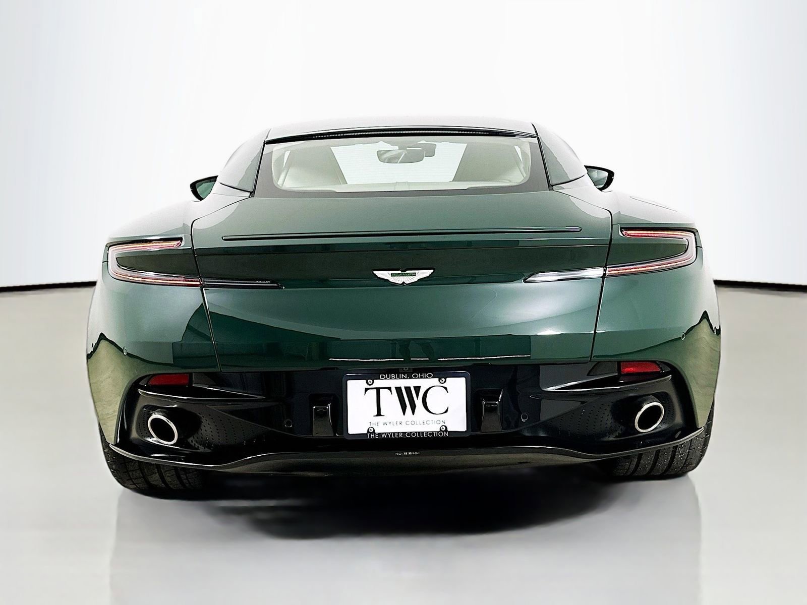 Used 2017 Aston Martin DB11 V12 RWD image 6