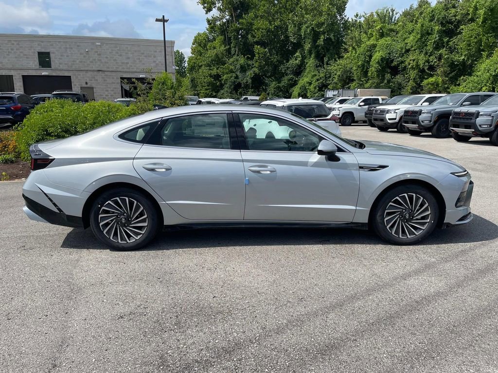 New 2025 Hyundai Sonata SEL image 8