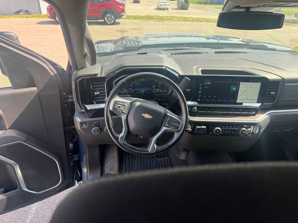 Used 2025 Chevrolet Silverado 3500 LT w/ Safety Package AWD/4WD image 25