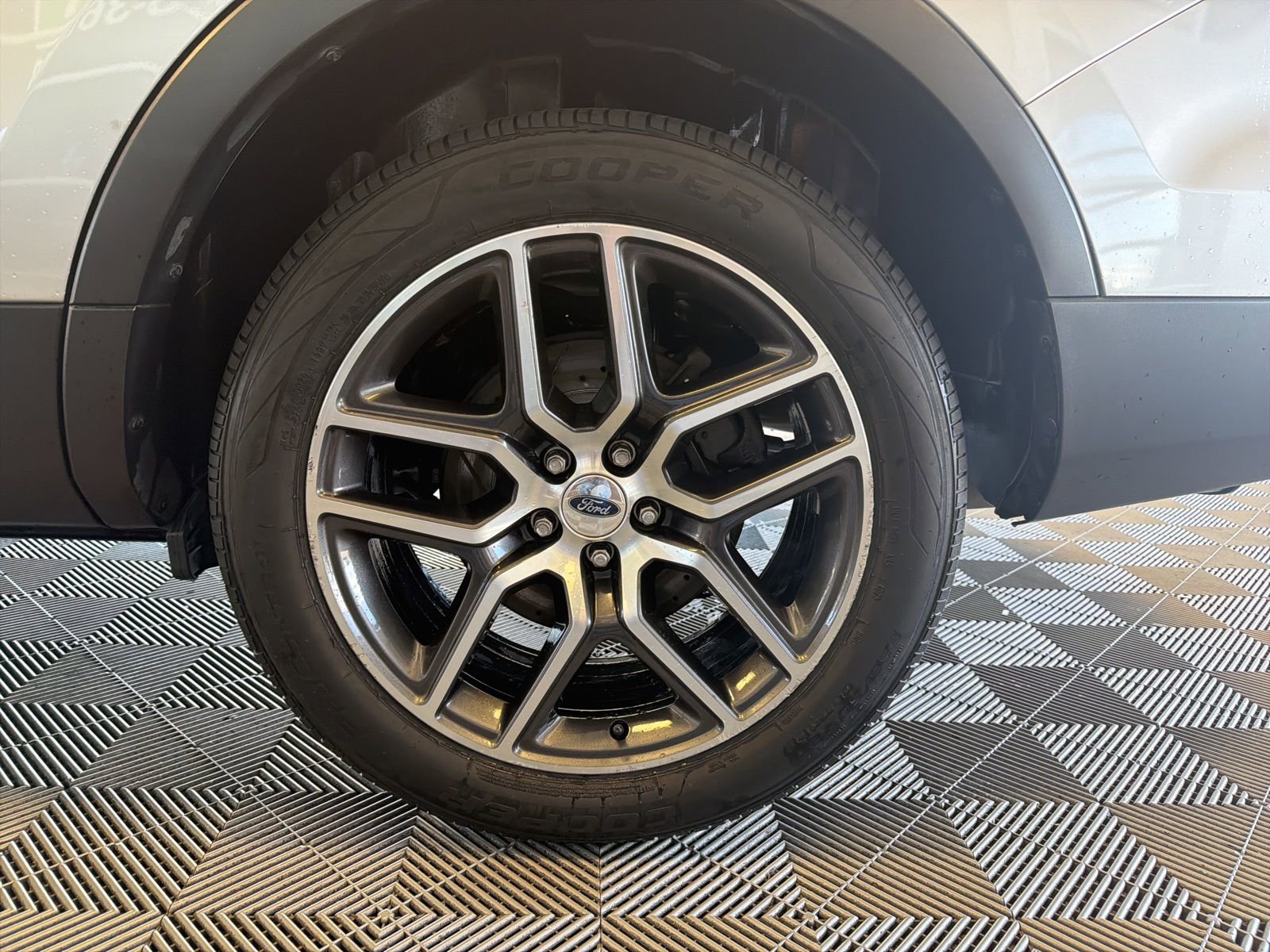 Used 2016 Ford Explorer Sport image 9