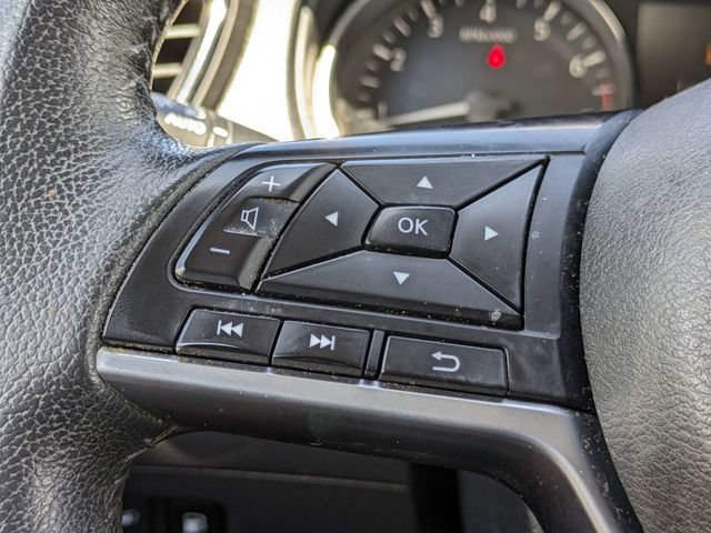Used 2020 Nissan Rogue SV FWD image 27
