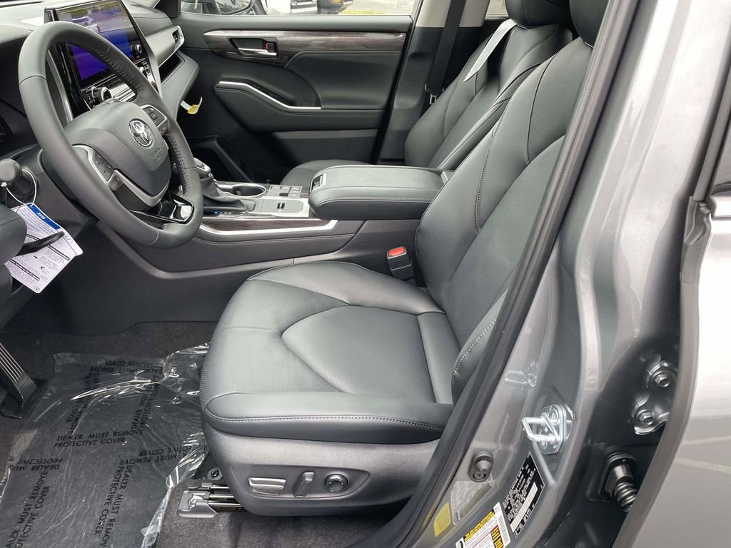 New 2026 Toyota Highlander Limited image 30