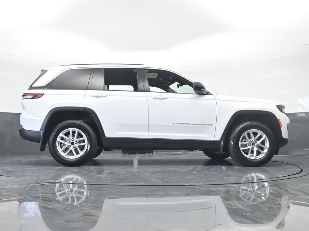 Used 2025 Jeep Grand Cherokee Laredo X RWD image 57