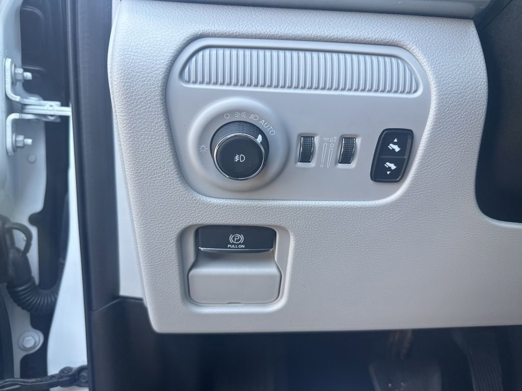 Used 2023 Jeep Wagoneer L 4WD w/ Premium Group I image 37