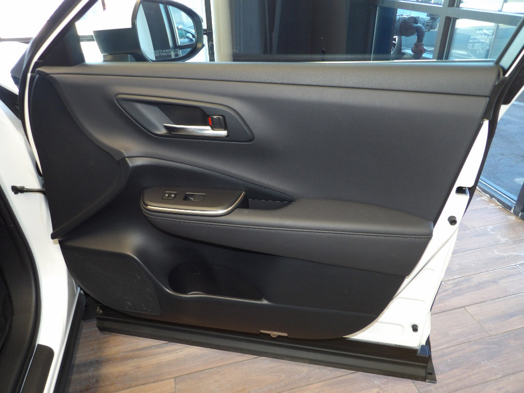 Used 2023 Toyota Crown XLE image 13