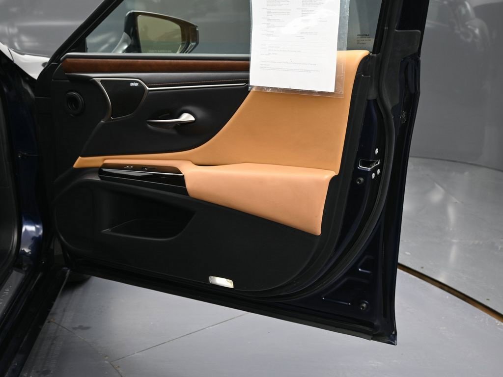 Used 2025 Lexus ES 350 w/ Premium Package image 35