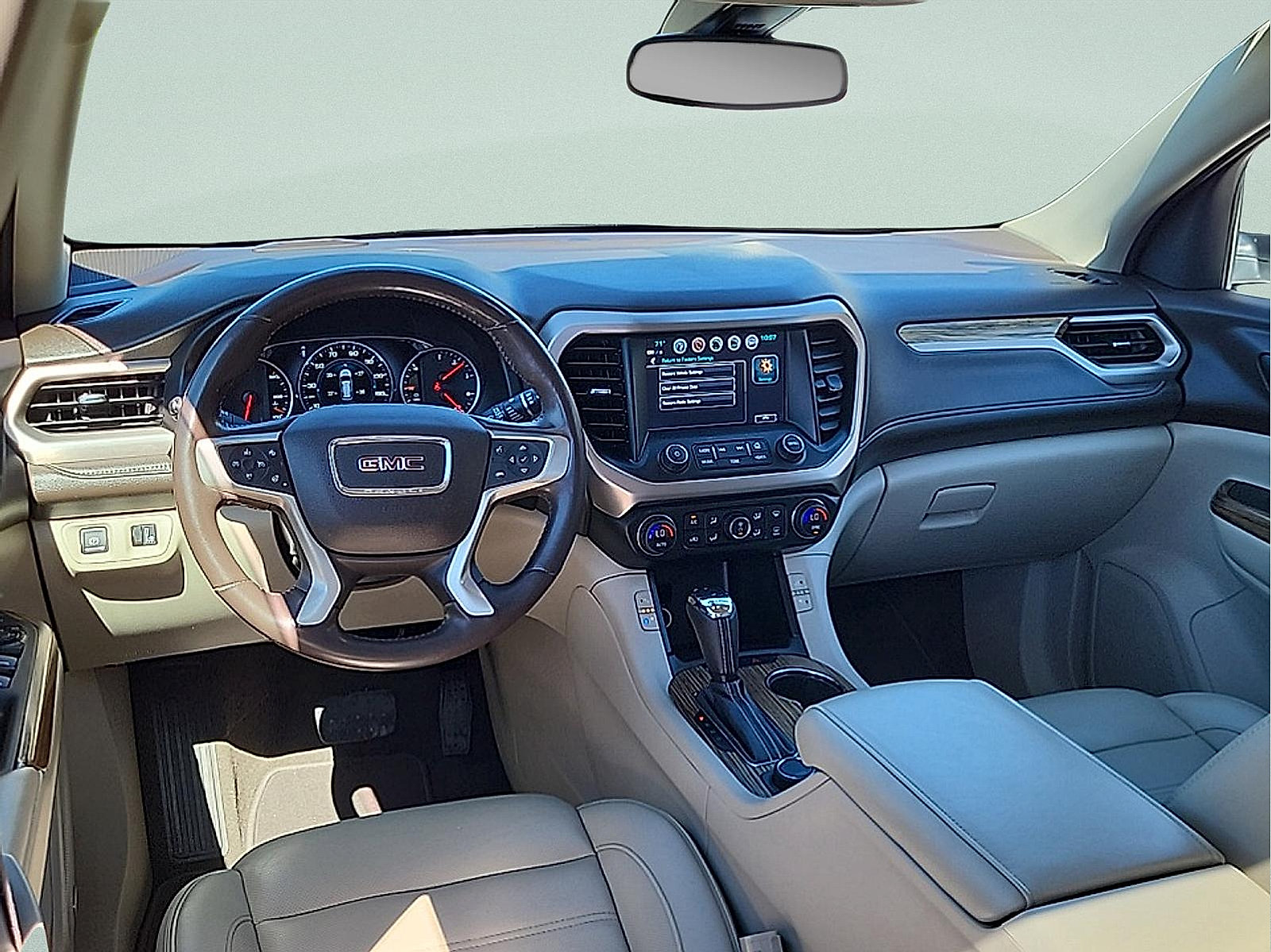 Used 2019 GMC Acadia Denali w/ Technology Package AWD/4WD image 17
