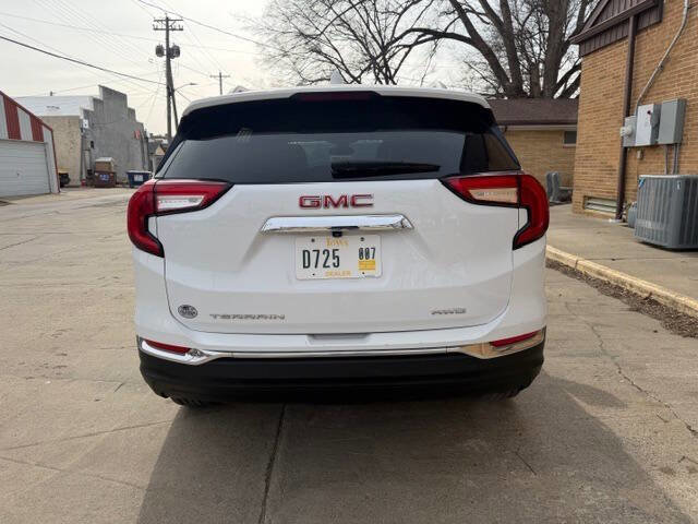 Used 2024 GMC Terrain SLT image 7