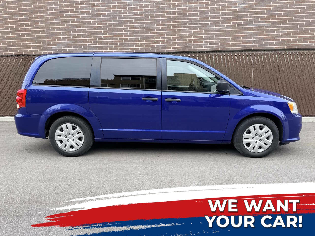 Used 2019 Dodge Grand Caravan SE w/ UConnect Hands-Free Group image 1