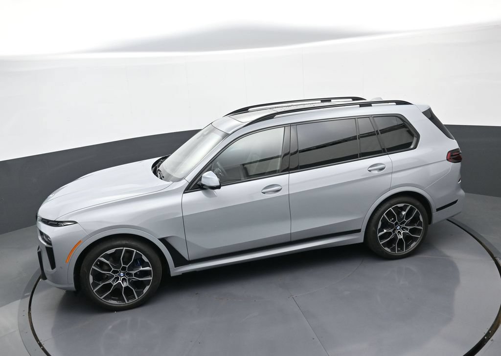 Used 2026 BMW X7 xDrive40i w/ M Sport Package AWD/4WD image 34