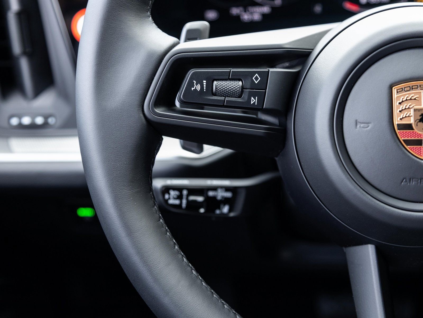 Certified 2026 Porsche Cayenne AWD/4WD image 15