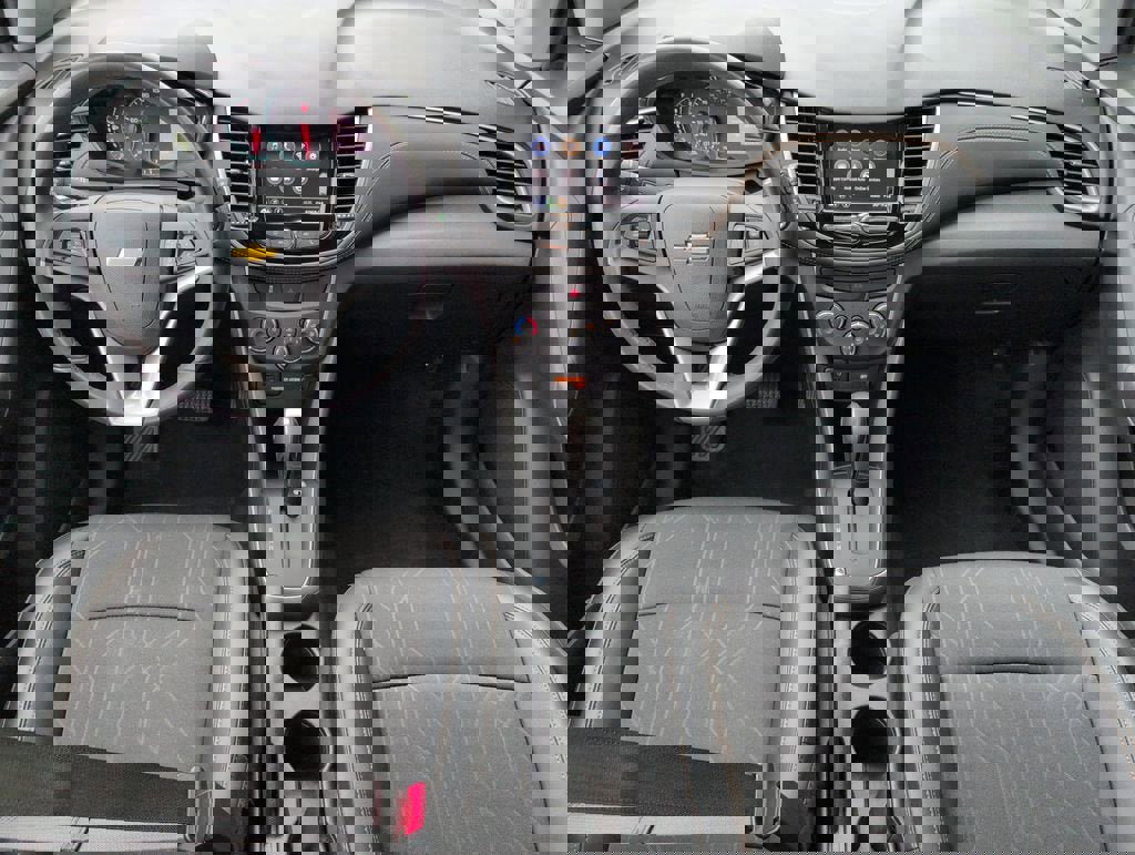 Used 2020 Chevrolet Trax LT w/ LT Convenience Package image 29