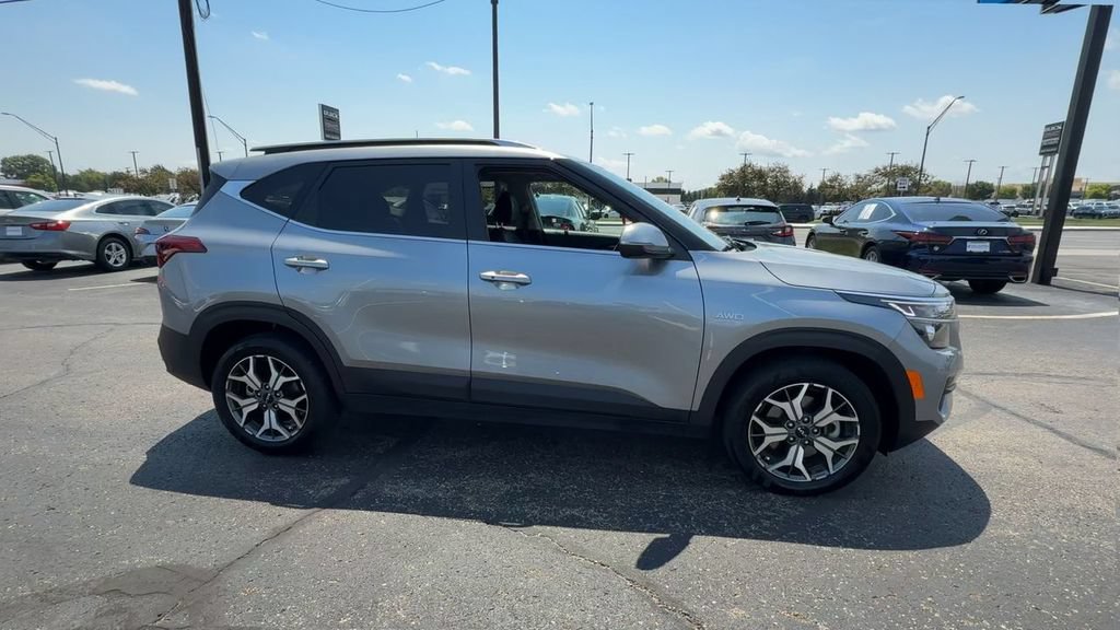 Used 2023 Kia Seltos EX AWD/4WD image 9