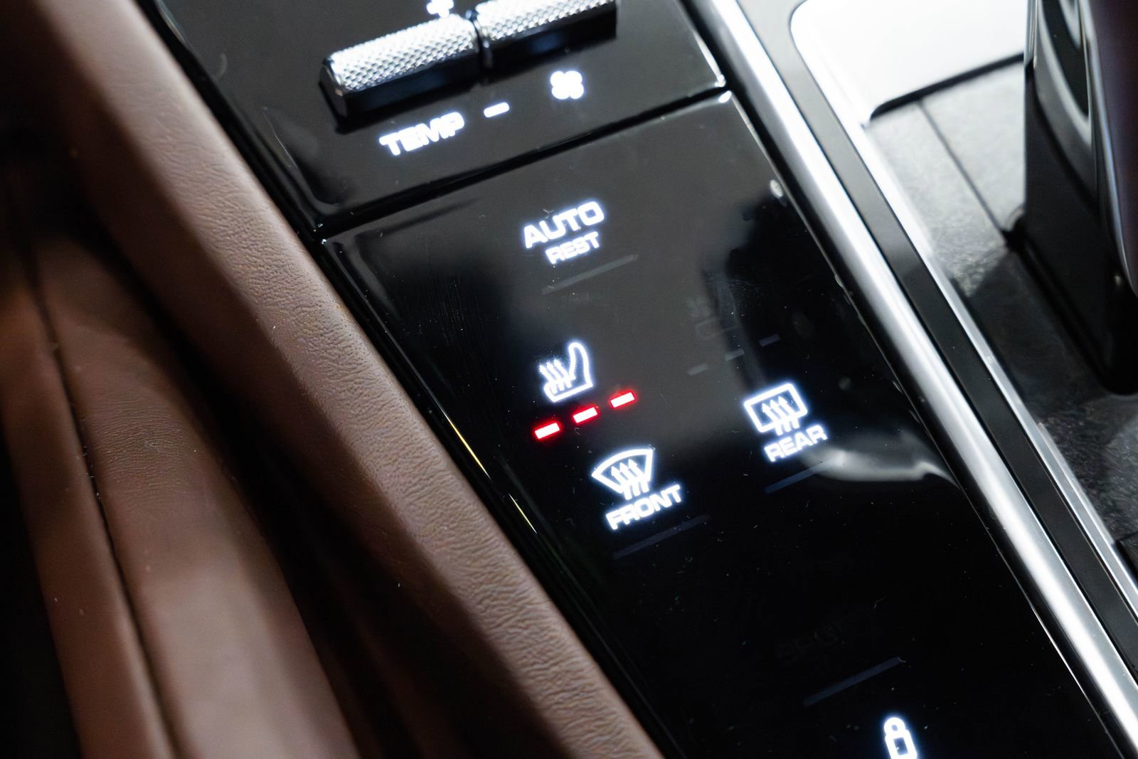 Used 2023 Porsche Cayenne image 14