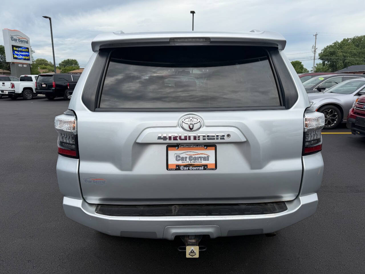 Used 2014 Toyota 4Runner SR5 AWD/4WD image 4