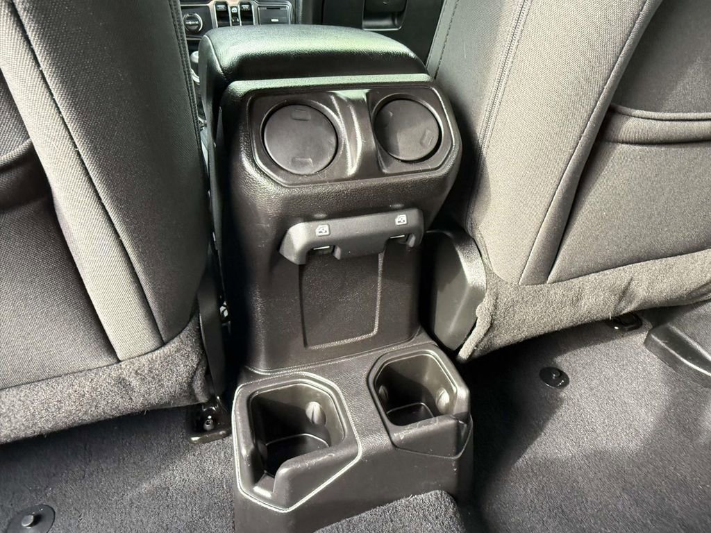 Used 2018 Jeep Wrangler Unlimited Sport S image 13