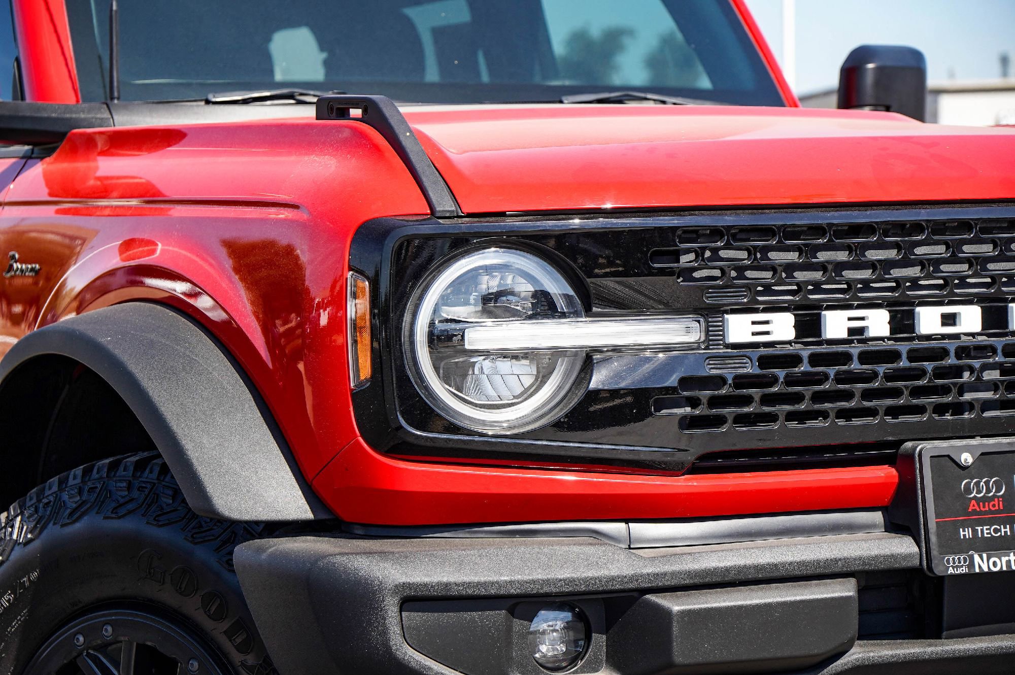 Used 2022 Ford Bronco Wildtrak image 3