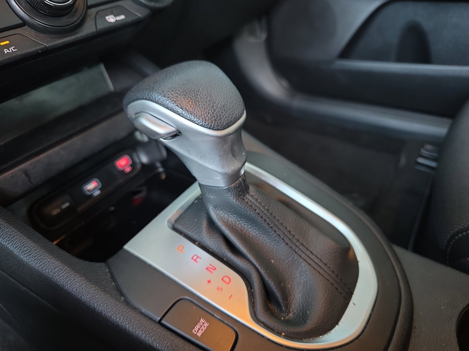 Used 2024 Kia Forte LXS w/ LXS Technology Package image 19