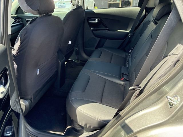 Used 2022 Kia Niro LXS image 10