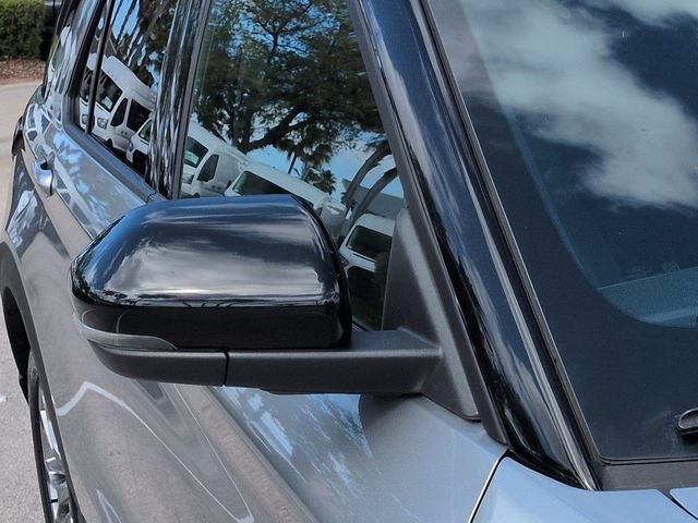 Used 2025 Ford Explorer Platinum AWD/4WD image 12