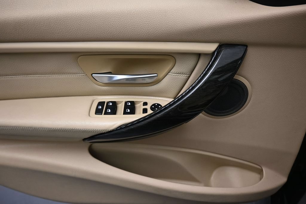 Used 2015 BMW 328i xDrive Sedan AWD/4WD image 10