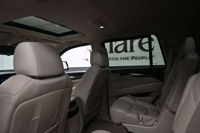 Used 2020 Cadillac Escalade Luxury AWD/4WD image 25