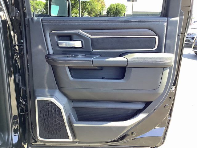 New 2026 RAM 2500 Laramie w/ Sport Appearance Package AWD/4WD image 40