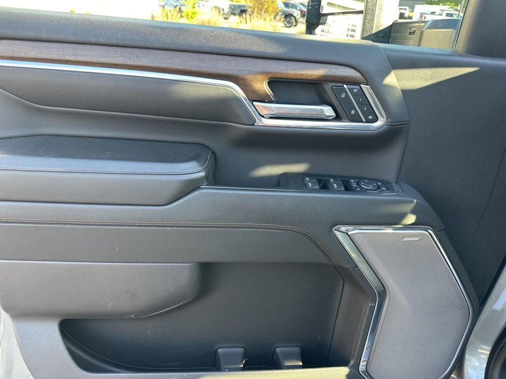 Used 2024 Chevrolet Silverado 2500 High Country w/ High Country Premium Package AWD/4WD image 15