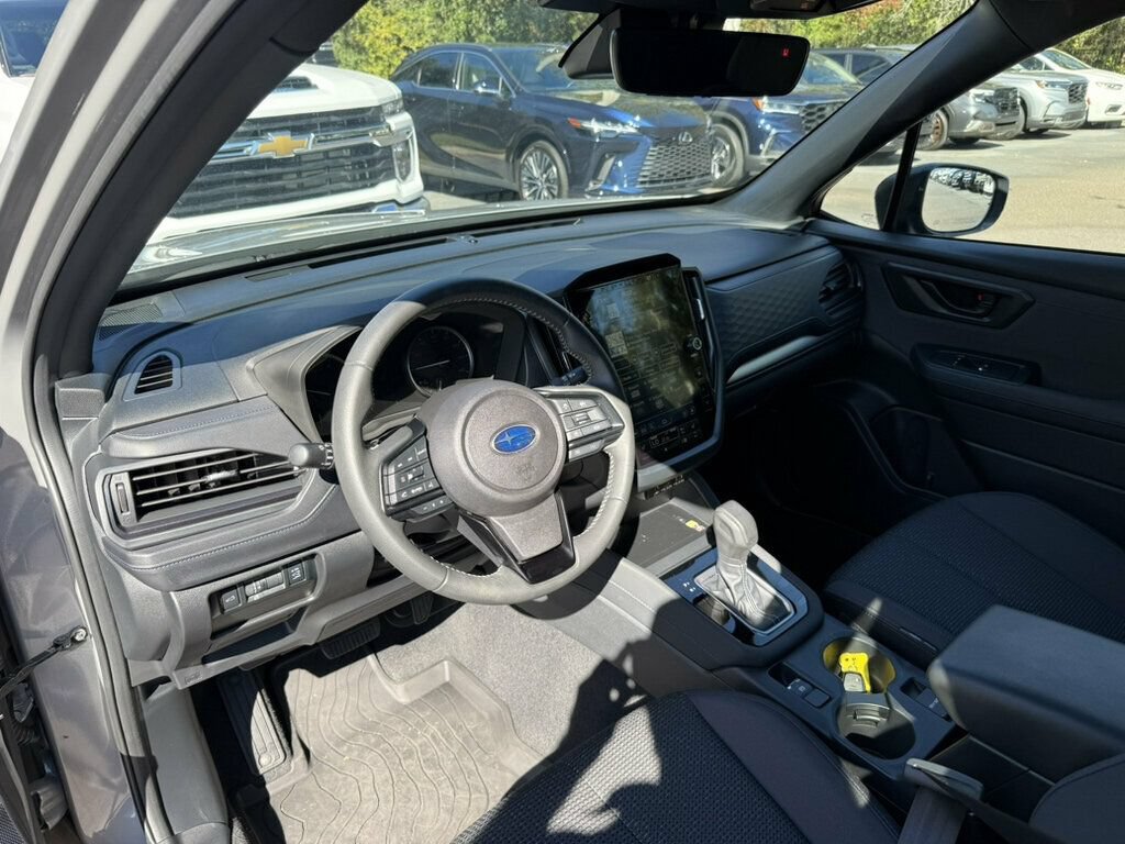 Used 2025 Subaru Forester Premium w/ Convenience Package #1 AWD/4WD image 3