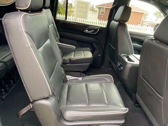 Used 2021 Chevrolet Suburban Premier image 27